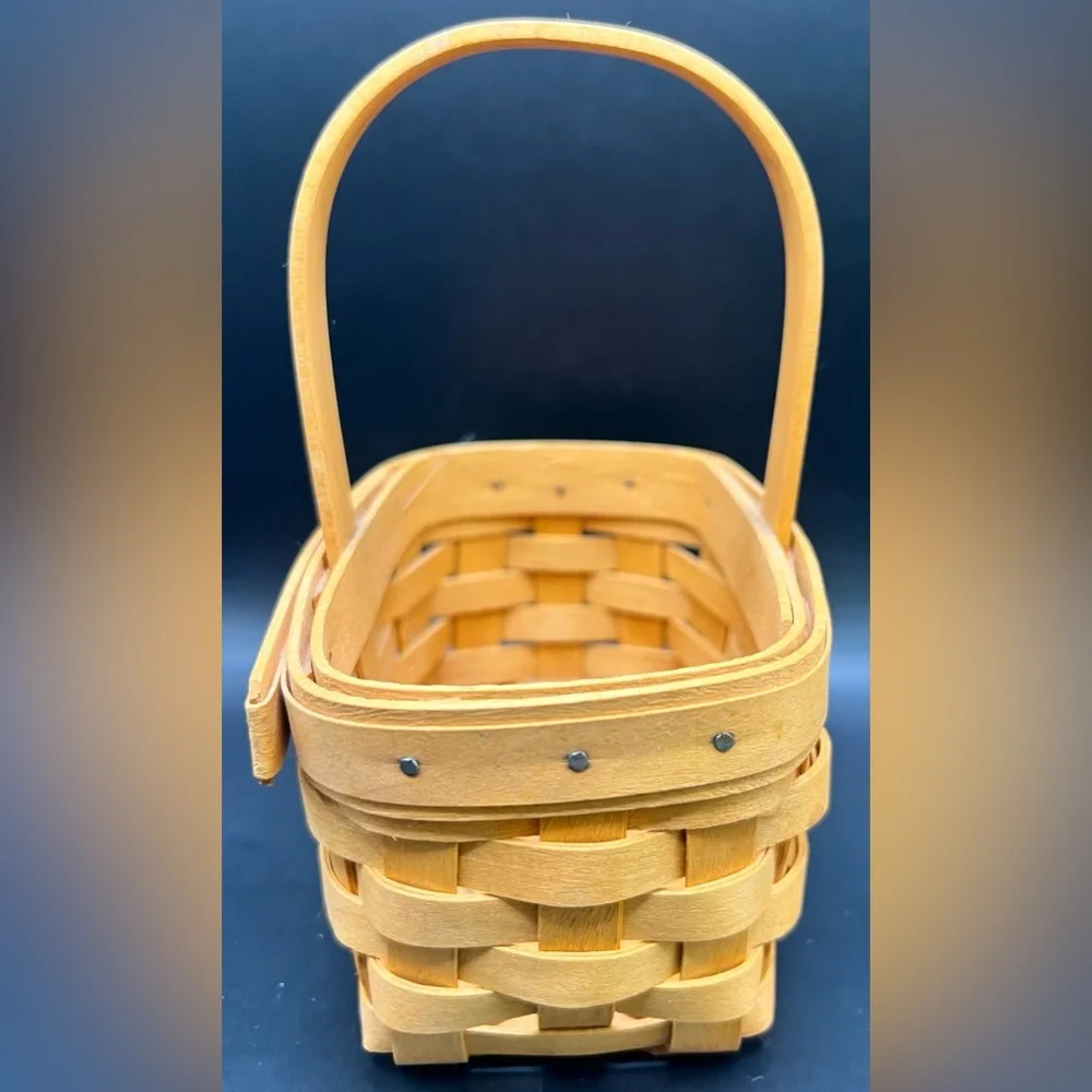Longaberger Tan Woven Basket with Handle, 5 inches wide‎